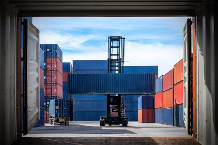 工业集装箱货物进出口系统集装箱堆场运输业务物流管理配送.